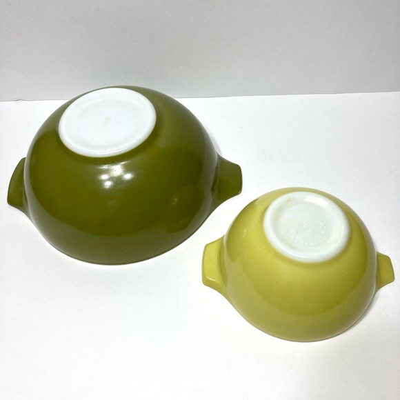 1967 Vintage Pyrex Green Cinderella Mixing Bowl Set - Picture 1 of 6